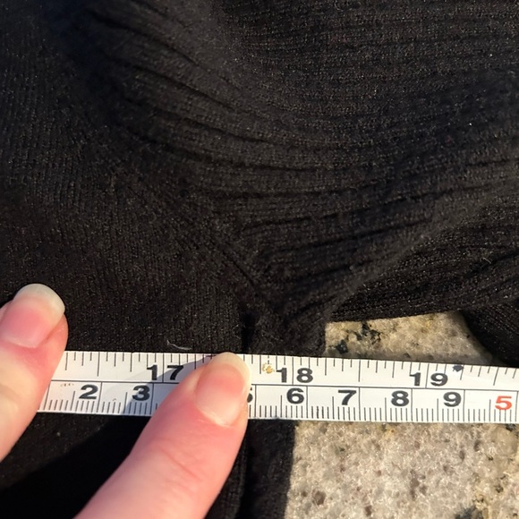 L'agence Sky Button Detail Crop Crew Sweater - Picture 13 of 13